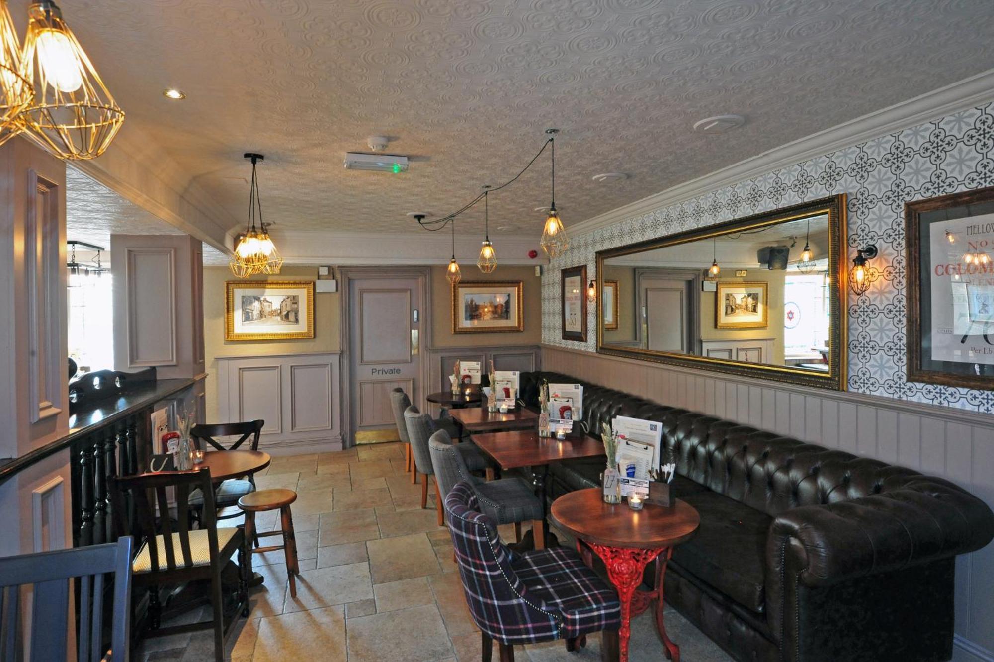 The White Hart Inn By Greene King Inns 白金汉 外观 照片